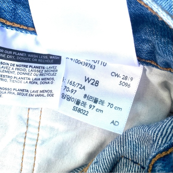 LEVI'S 501 Original Distressed Denim Shorts - Picture 7 of 7